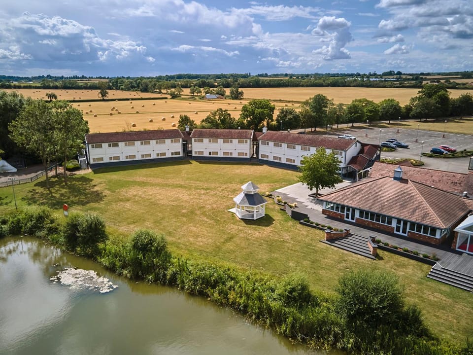 Lakehurst Park Hotel in Aylesbury Vale
