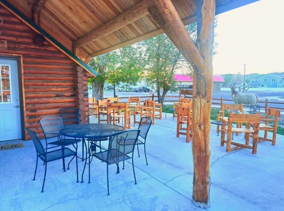 Elk Antler Inn Hotel in Thermopolis