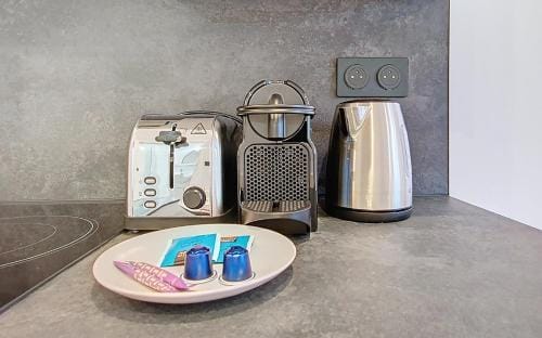 Suite Art de Vivre - Studio calme et central Hotel in Île-de-France