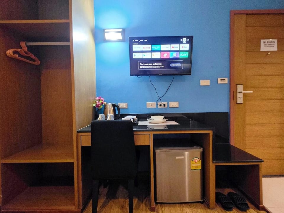 Bangkok NaNa BTS/Free WiFi/KING size bed/ 7-11 Hotel in Bangkok