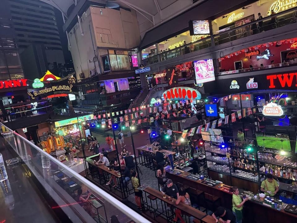 Bangkok NaNa BTS/Free WiFi/KING size bed/ 7-11 Hotel in Bangkok