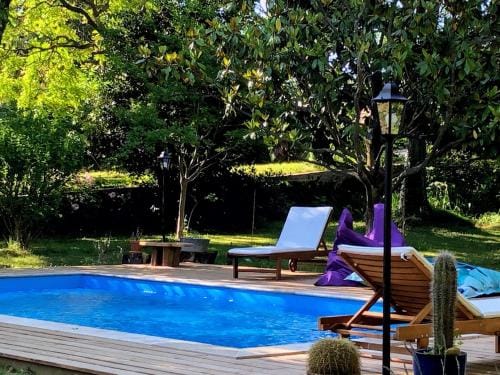 1 ou 2 chambres doubles avec piscine Hotel in Provence-Alpes-Côte d'Azur