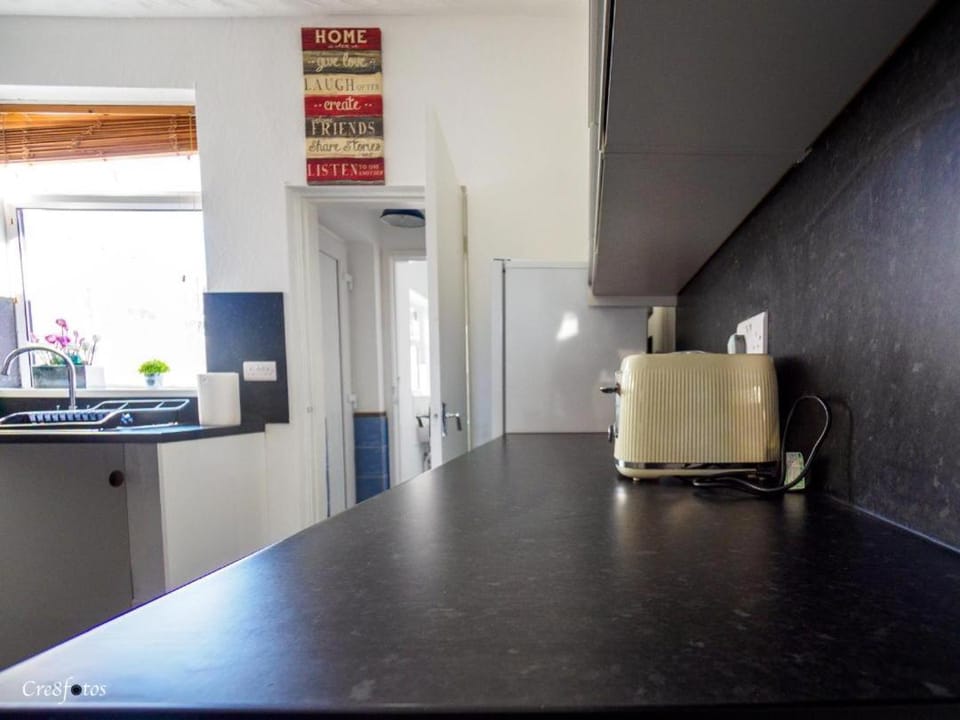 12 Cornwallis Lodge Family Room 2 Hotel in Stoke-on-Trent
