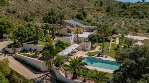 Finca del Silencio Hotel in Sierra de las Nieves