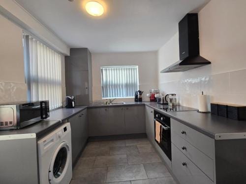 Room 1 Shared house in Kensington Hotel in Liverpool
