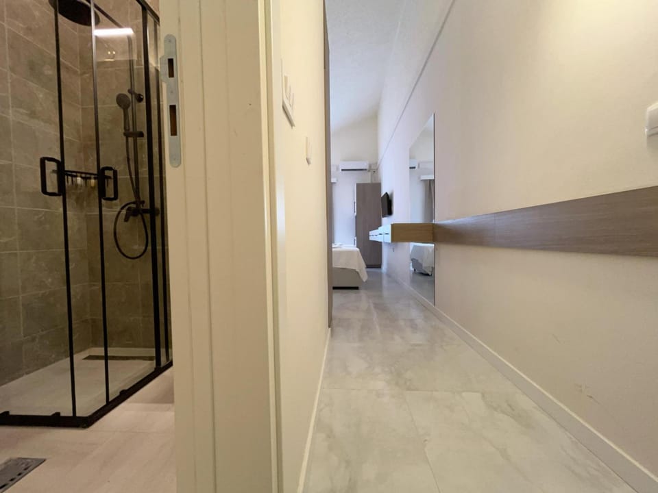 The House Rooms Hotel in Budva