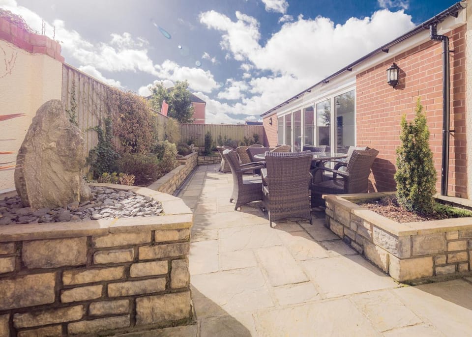 TLC Exmouth Bed and Breakfast Hotel in Exmouth