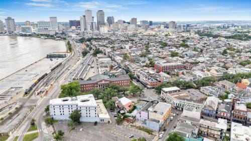 Nola Retreat Next To Frenchmen & French Quarter Hotel in Faubourg Marigny