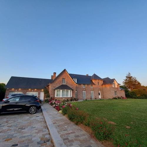 LA CHARMERAIE Hotel in Hauts-de-France