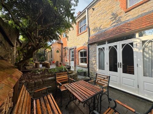 Seven Sisters, Glastonbury Hotel in Glastonbury