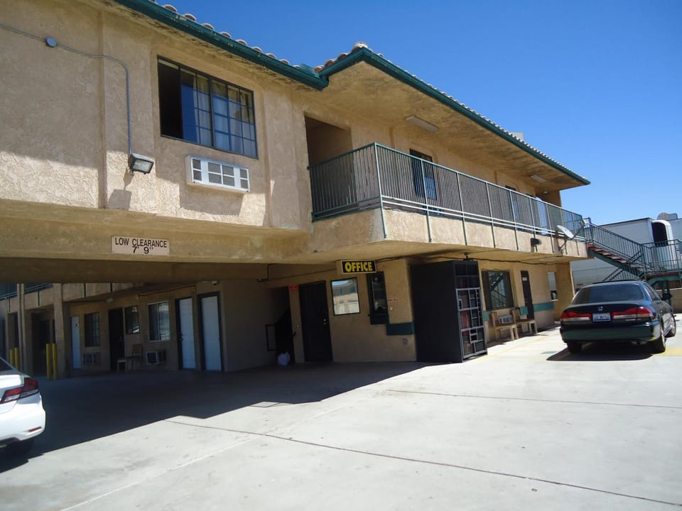 Economy Inn Motel in Victorville