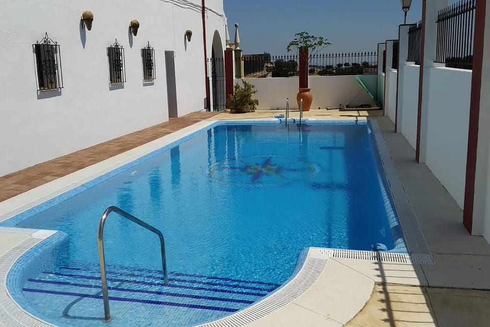 OYO Hotel Las Cumbres Hotel in Sierra Norte de Sevilla