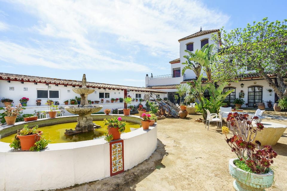 OYO Hotel Las Cumbres Hotel in Sierra Norte de Sevilla