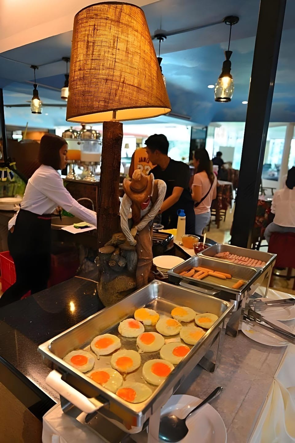 Thong Somboon Club Hotel in Thailand