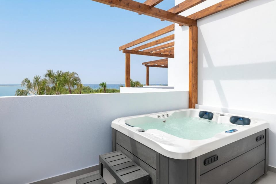 Hot tub