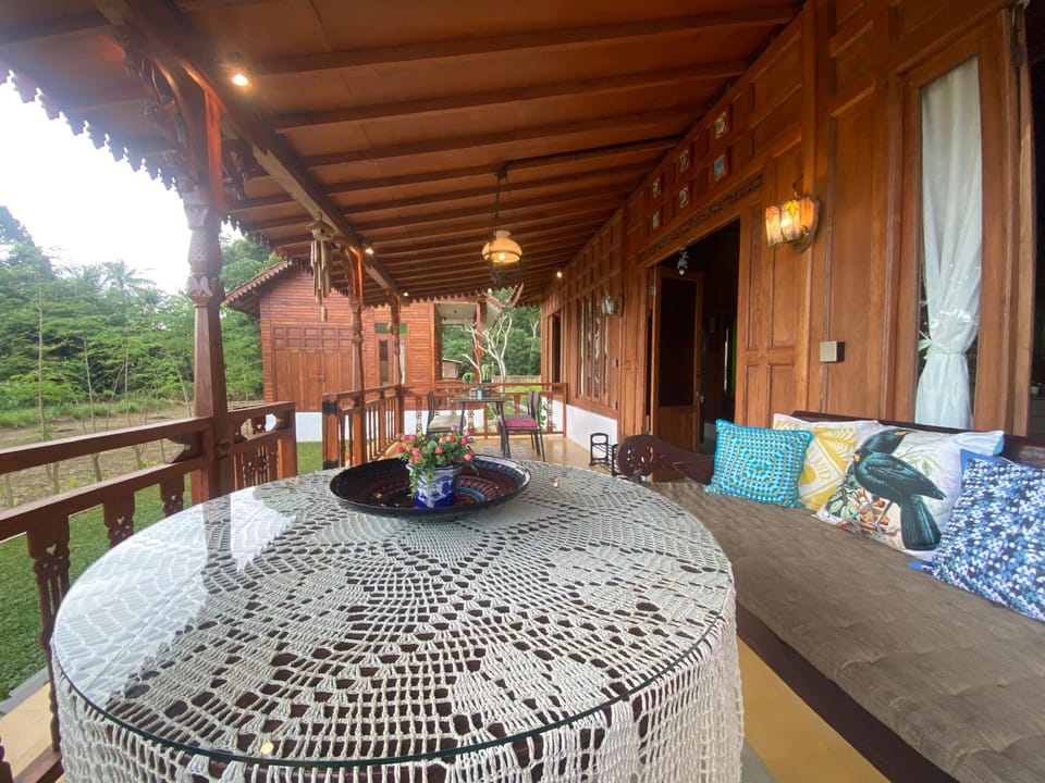 Healing House Sembung Bed and Breakfast in Marga