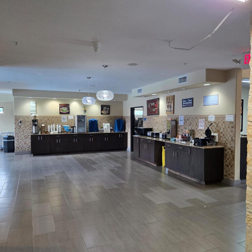 Karnes City Lodge Hotel in Karnes City