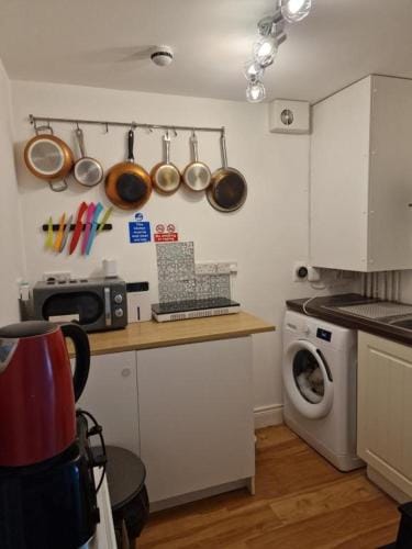 Aunty Katie's Budget Rooms, 2 miles from City Centre, Free Continental Breakfast Hotel in Belfast