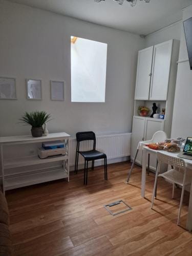 Aunty Katie's Budget Rooms, 2 miles from City Centre, Free Continental Breakfast Hotel in Belfast