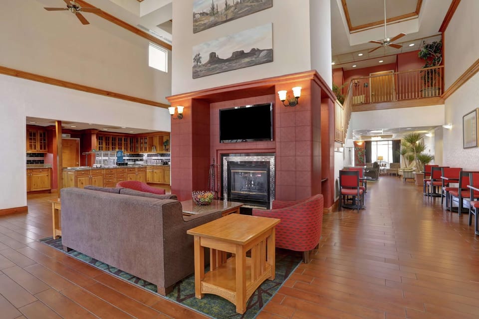 Suites on Scottsdale Hotel in Paradise Valley