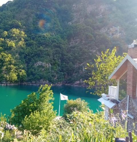 Norral shelter 1 Hotel in Montenegro