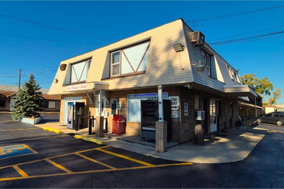 Des Plaines Motel By OYO O'Hare Airport Chicago Hotel in Des Plaines