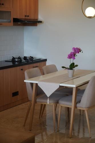 Ruby 3 bedroom apartment near finns Hotel in North Kuta