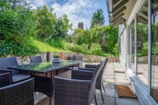 Wood Cottage - 3 Bedroom - Bishopston Swansea Hotel in Ilston