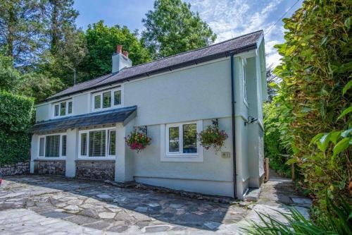 Wood Cottage - 3 Bedroom - Bishopston Swansea Hotel in Ilston