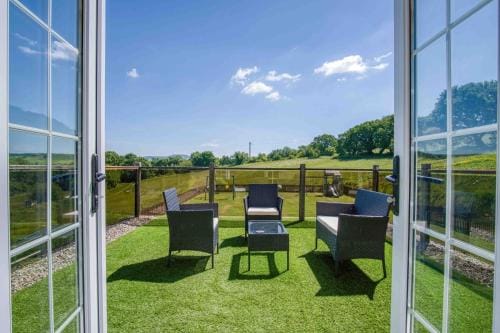 Hopkins Retreat Farm - 5 Bedroom House - Swansea Hotel in Wales