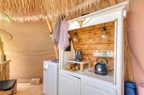 Sous les etoiles - Nuit insolite - Romantique & Spa Lodge in Auvergne-Rhône-Alpes