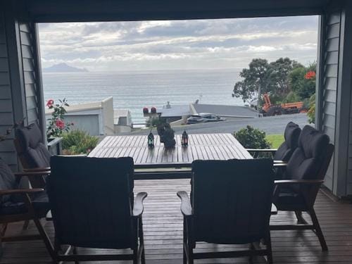 Lang's Beach Luxury Apartment Hotel in Auckland Region