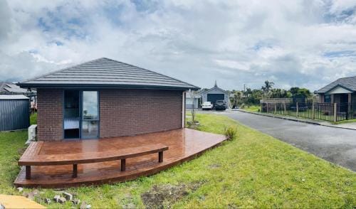 Logies Lodge Hotel in Auckland Region