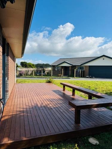 Logies Lodge Hotel in Auckland Region