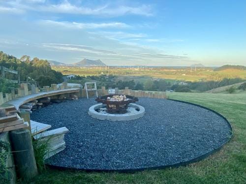 Moko Hiwi Escape Ruakaka- Huia Suite Hotel in Auckland Region