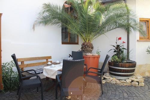 Winzerhotel Kinges-Kessel Hotel in Worms