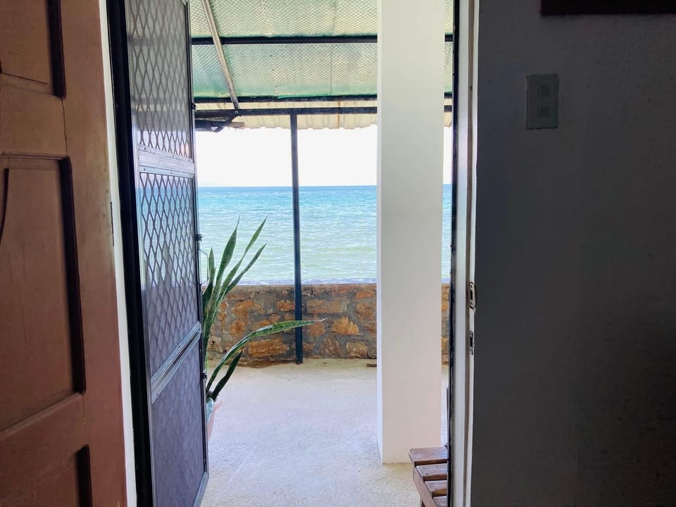 Watering Hole Apartments ( Unit A ) Apartment hotel in Puerto Galera