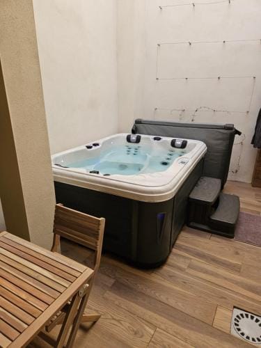 Chambre avec SPA exterieur Hotel in Auvergne-Rhône-Alpes