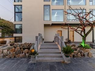 Qingshan Ju Homestay (Wannan Chuancangxian Moon Bay) Hotel in Zhejiang