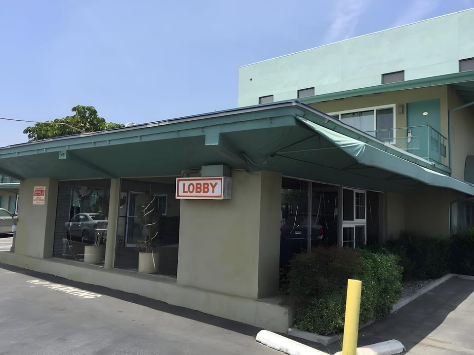 Travel Inn Motel in North Hills