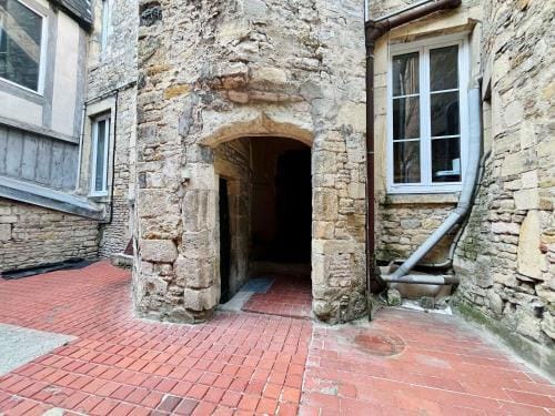 La Chambre du Chateau - Center of Carentan Inn in Normandy