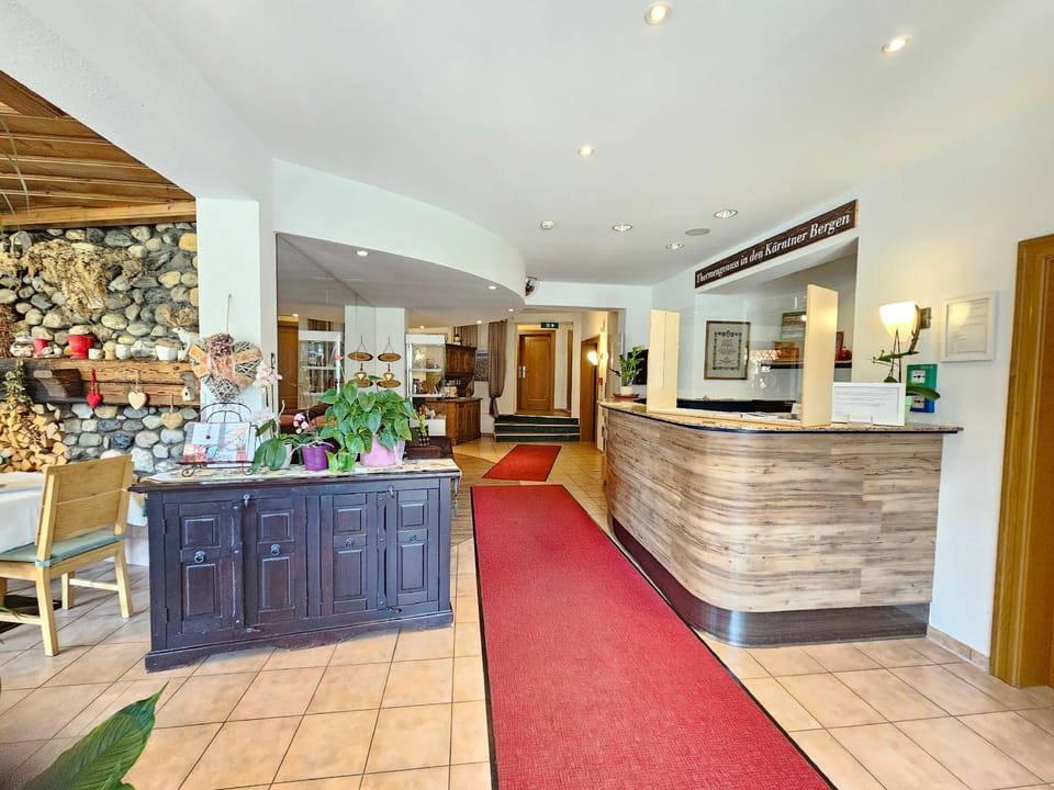 Alpenlandhof Apartment hotel in Carinthia, Austria