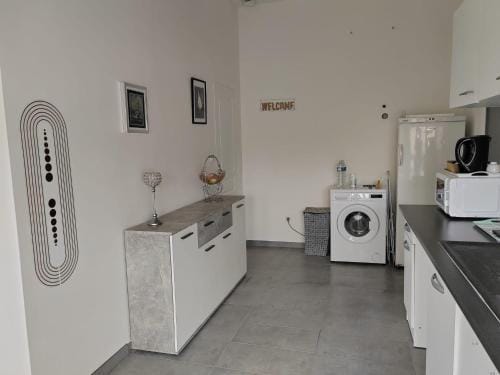 Agreable studio pres de cergy Hotel in Île-de-France