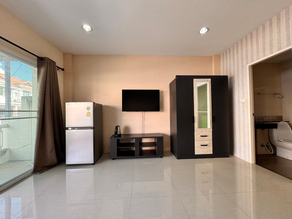 Tropikathu Guest House Inn in Kathu