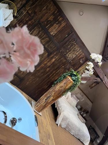 La 104 Zen Suite romantique dans maison reservee aux hotes Hotel in Hauts-de-France