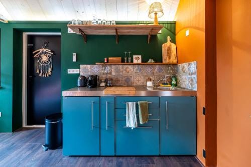 B&B de Gouwe Tijd, suite Het Gouden Blad Hotel in Zeeland, Netherlands