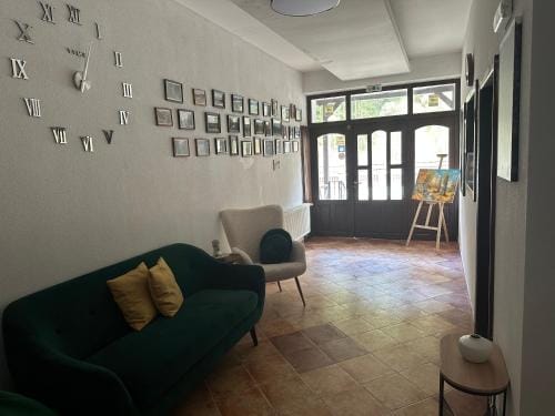 TRIIBRIA Guest house Hotel in Decentralized Administration of Macedonia and Thrace