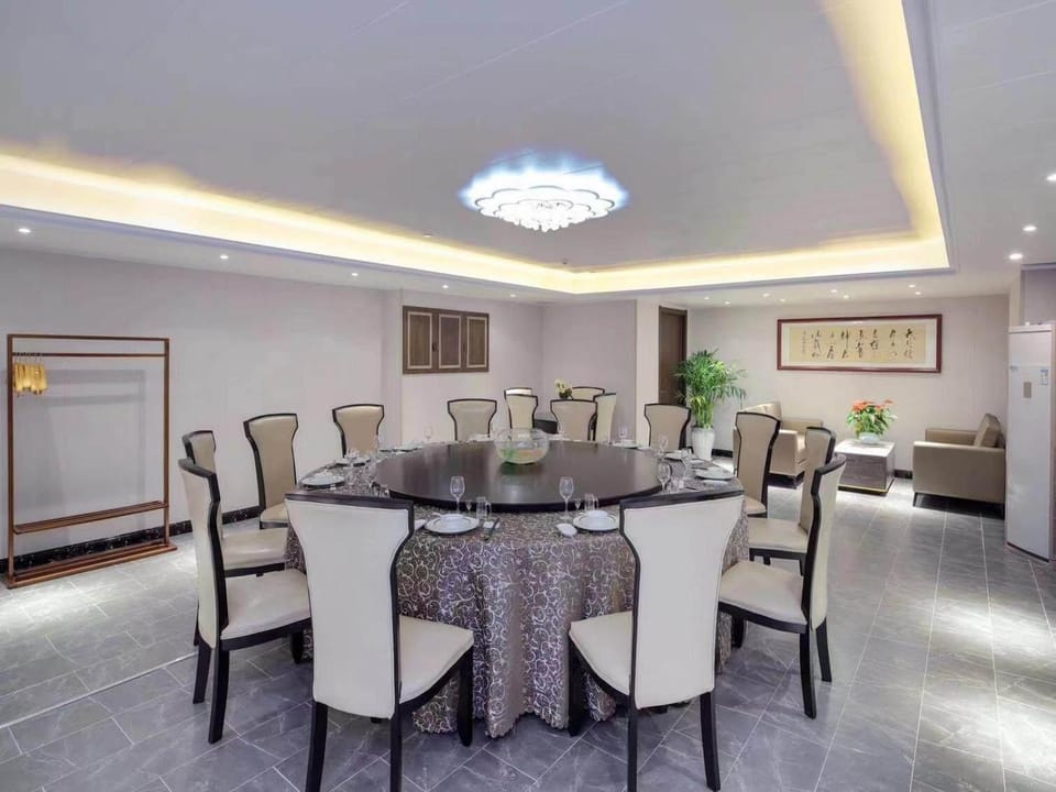 Jinjiang Metropolo Hotel Nanjing Zhongshanling Qilinmen Garden Expo Park Hotel in Nanjing