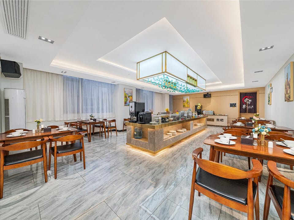 Vienna Classic Hotel Wuxi East Station Hotel in Suzhou