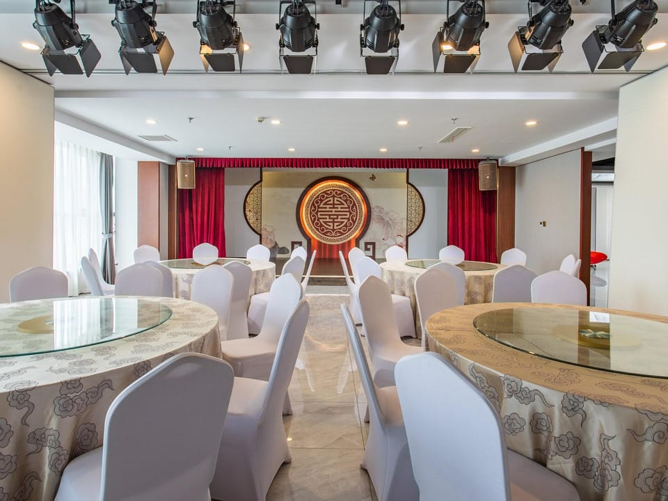 Jinjiang Metropolo Hotel Baoding Qingyuan Hotel in China